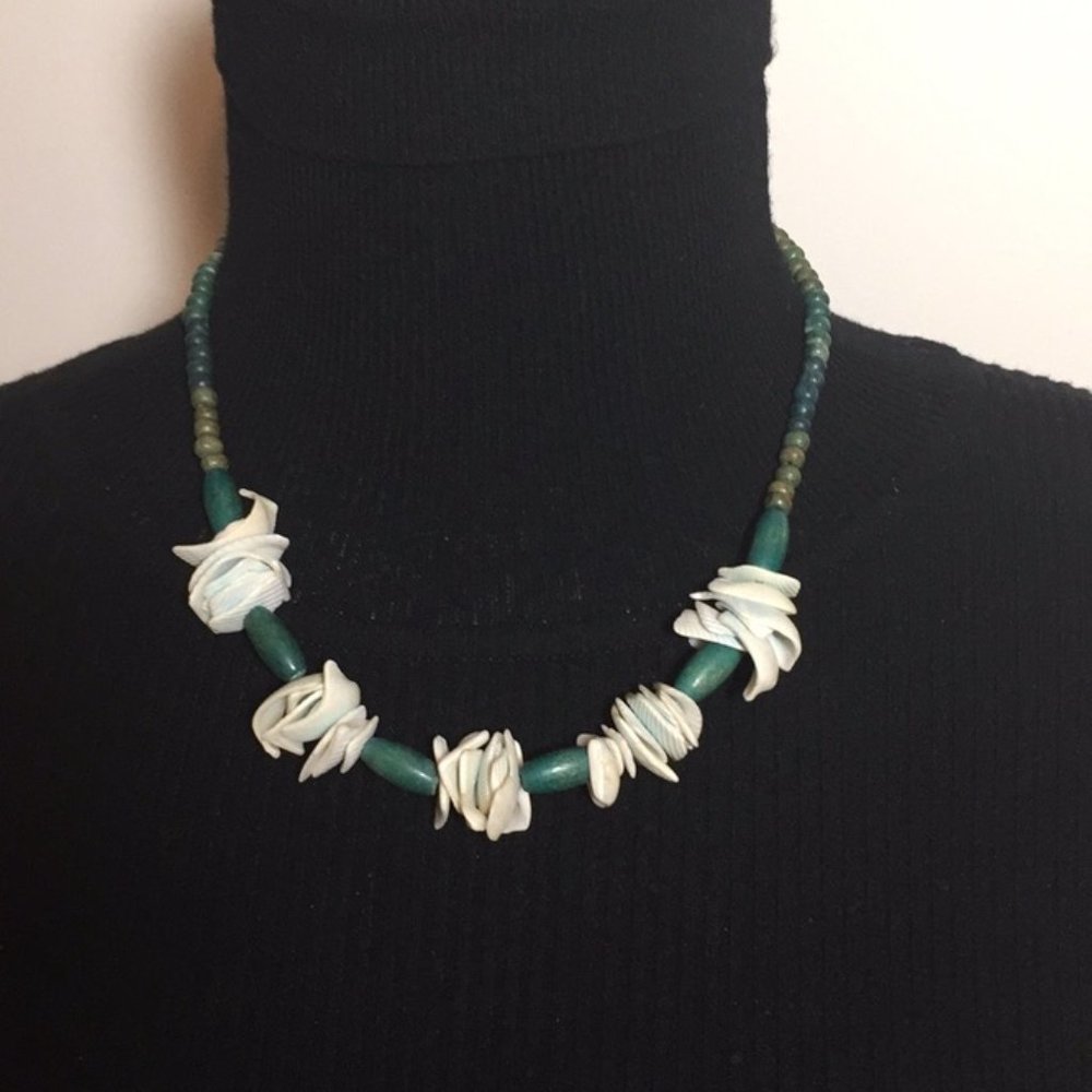 Bohemian Jewelry Natural Stones & Shell Necklace 18" long - Picture 2 of 7